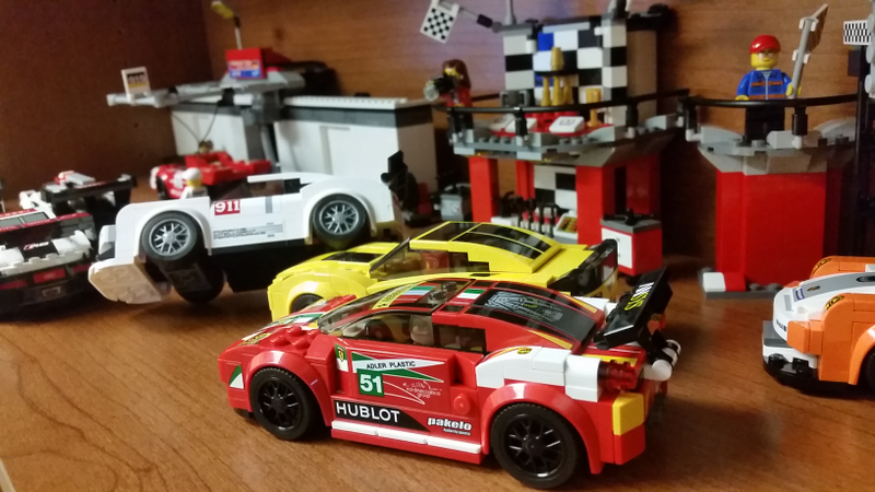 Illustration for article titled Lego Speed Champions: Office LeMans Edition